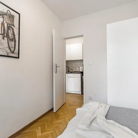 Shortstaypoland Tamka B207 *